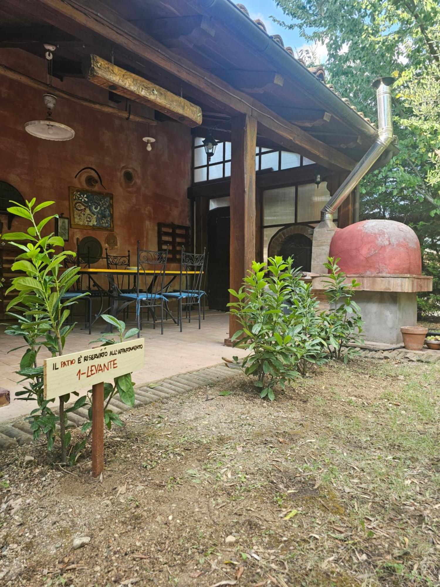 La Rosa Dei Venti - Country House Fossato di Vico Esterno foto