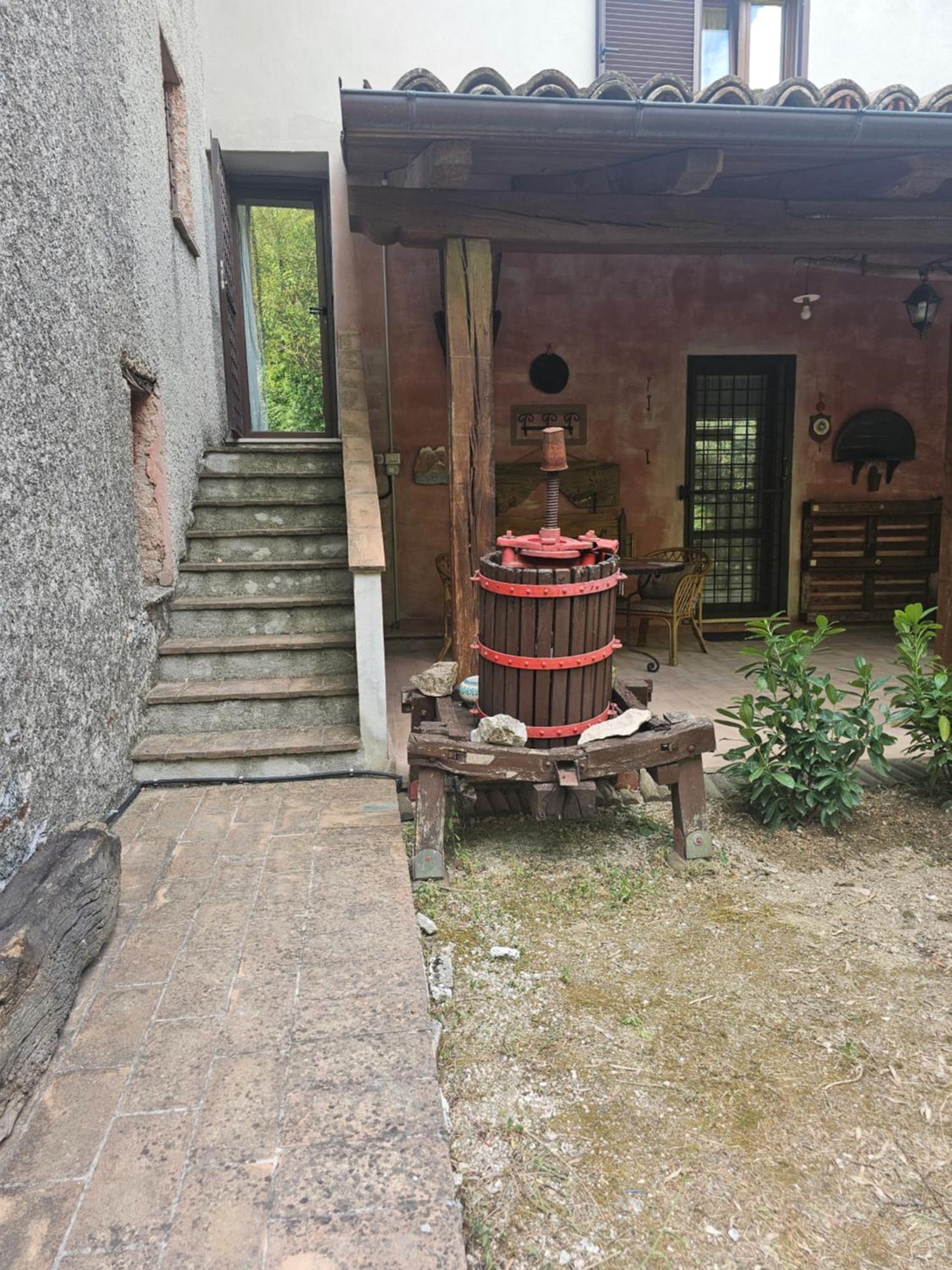 La Rosa Dei Venti - Country House Fossato di Vico Esterno foto